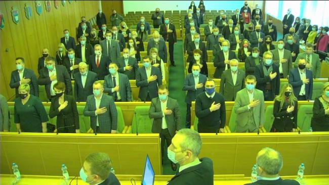 Десятеро на один мандат: депутати Рівненської облради склали присягу