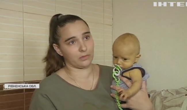 Дитина ставала все жовтіша: чотиримісячний Кирило з Рівненщини потребує термінової трансплантації