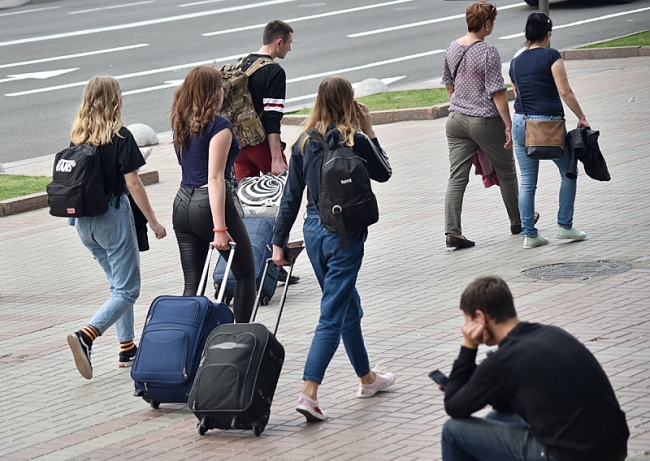 Для відбудови після війни Україна має десь знайти мільйони працівників