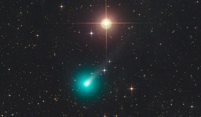 Комета Atlas із ціаном в ядрі стрімко наближається до Землі