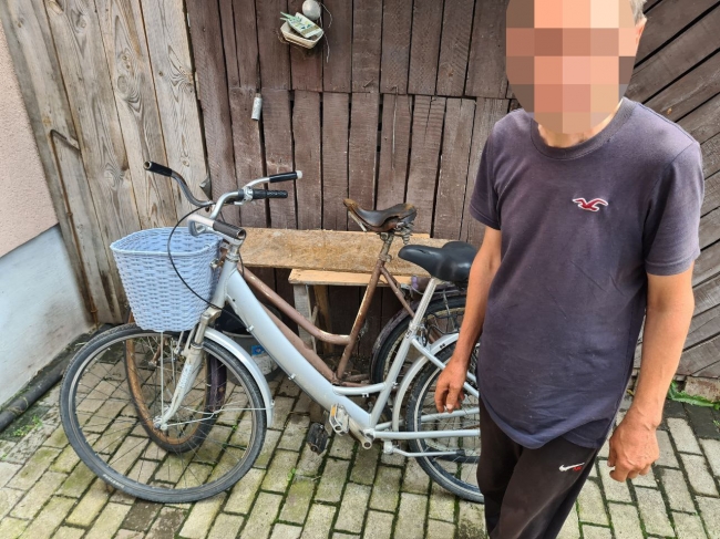 Доки школярка з Рівненщини була у магазині, хтось викрав її велосипед з телефоном 