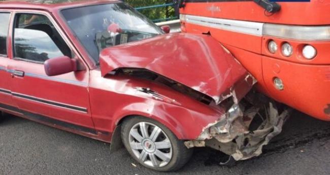 На міжнародній трасі п’яний водій врізався в автобус і не зрозумів, що накоїв