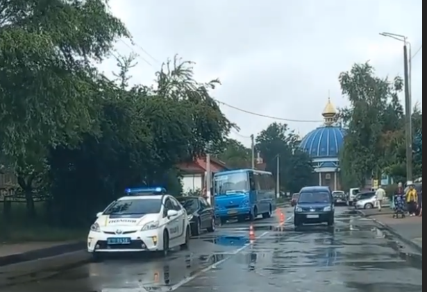 ДТП у місті Костополі: зіткнулись маршрутка та легковик