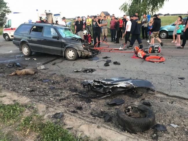 ДТП у Володимирці: водії розтрощили Тойоту та Фольксваген