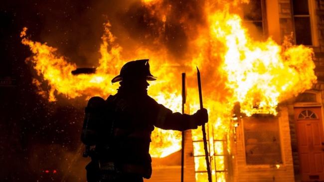 Дві пожежі за три доби спалахнули у будинку колишнього костопільського міліціонера Лозяна