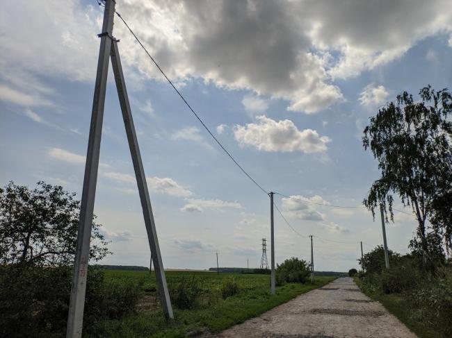 Енергетики проводять у селах реконструкцію електромереж