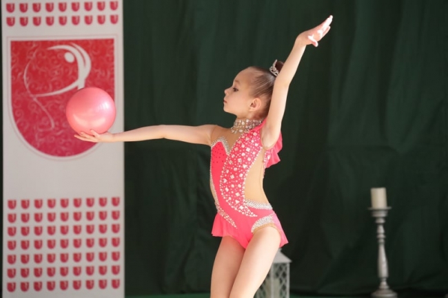 Гімнастки з Рівного вибороли десятки медалей на Всеукраїнському турнірі 