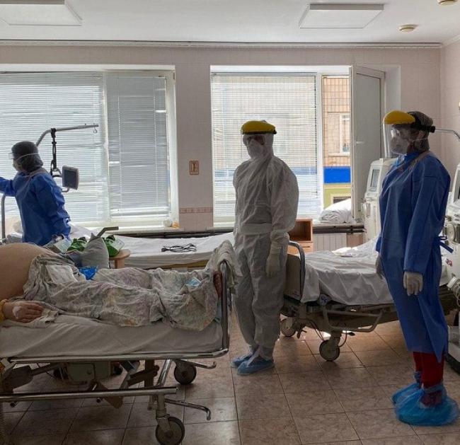 Гірше за коронавірус: у Рівненській обласній лікарні розповіли, що заважає медикам працювати в умовах карантину