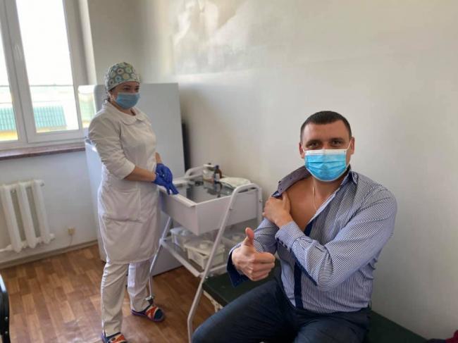 Віктор Іськів «захистився» від грипу, зробивщи щеплення