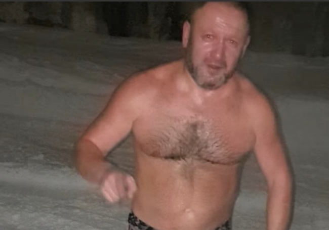 Керівник комунального підприємства Рівненщини купався у снігу