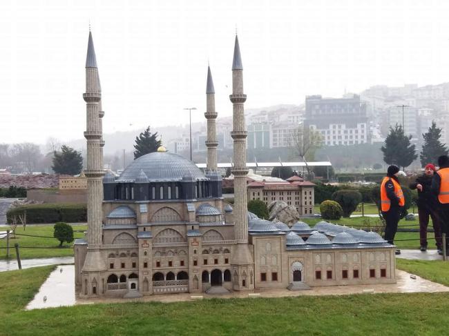 Хочете побачити найцікавіші місця Туреччини за день? Відвідайте парк мініатюр у Стамбулі