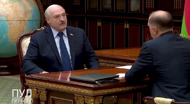 Лукашенко розпорядився привести армію до  «норм воєнного часу»