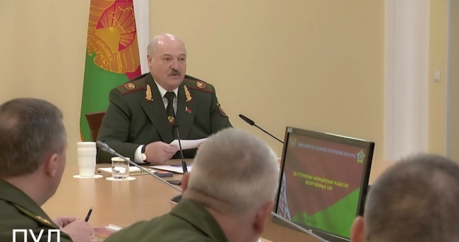 Лукашенко розпорядився сформувати командування на «українському фронті»