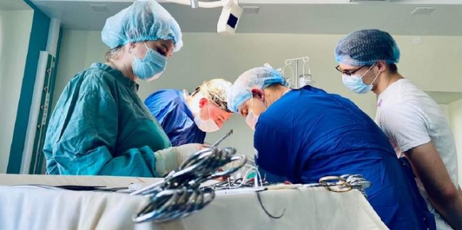 Львівські лікарі пересадили нирку 15-річному хлопцю з Рівненщини