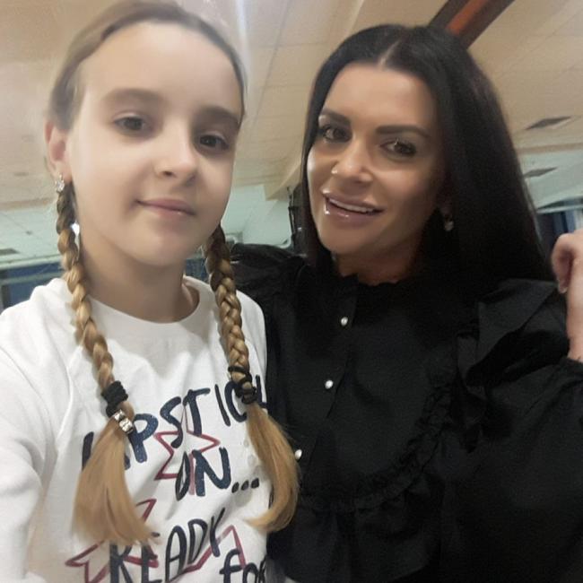 Олена Пивовар з донькою Олександрою. Фото з її сторінки у Facebook