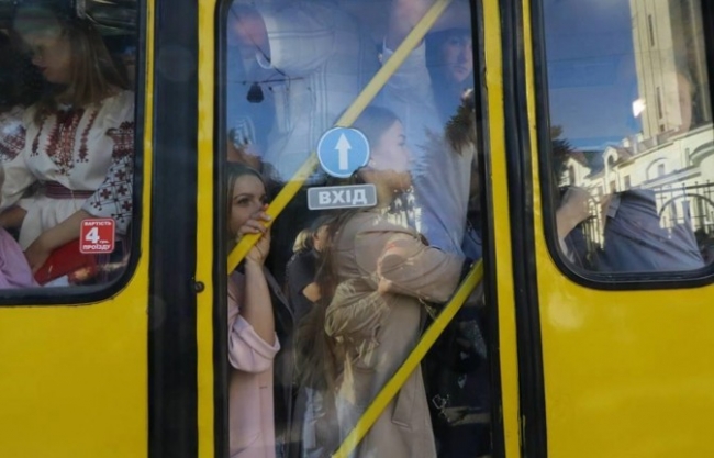 Маршрутки на Рівненщині подорожчали на 25%, бо перевізник береже пасажира