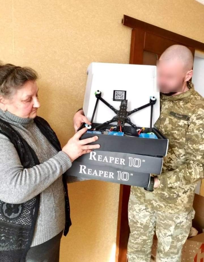 Мати загиблого воїна з Рівненщини придбала три FPV-дрони
