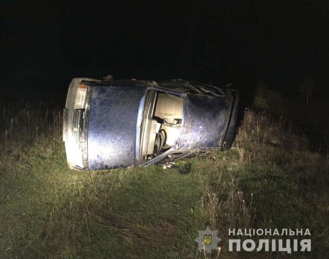 На Березнівщині перекинулося авто з чотирма людьми (ФОТО)