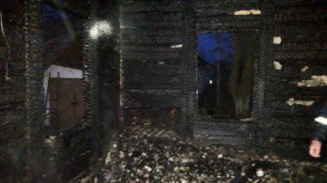 На Березнівщині в дерев’яному будинку згорів чоловік