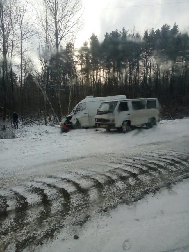 На дорозі Рівне-Костопіль зіткнулись кілька авто (оновлено)