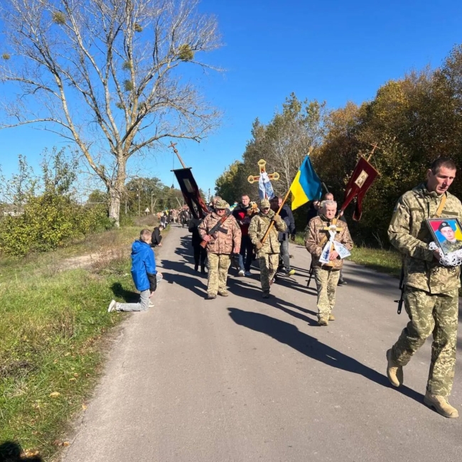 На Дубенщині поховали молодшого сержанта (ФОТО)