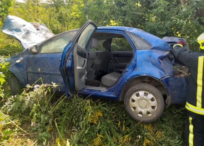 На Дубенщині у кювет злетів легковик - двох пасажирів забрала «швидка»