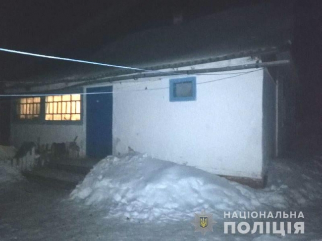 На Костопільщині чоловіка вдарили ножем, бо п’яний з компанією прийшов побачитися з дітьми