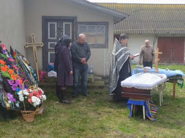 На Рівненщині поховали військовика, який раптово помер (ФОТО)