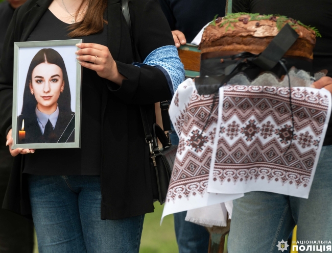 На Рівненщині попрощалися із загиблою в Одесі поліцейською