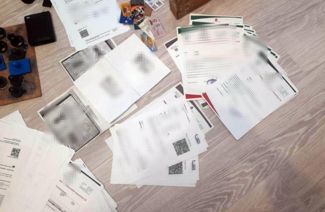 На Рівненщині фальшиві «ковідні» документи продавали за 200 євро