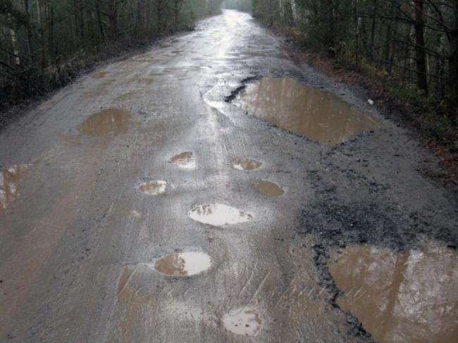 На Рівненщині відремонтують знищену дорогу до Білого озера