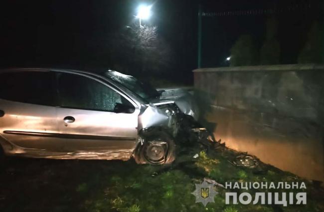 На Рівненщині водій вчинив ДТП й утік, лишивши в авто травмованого товариша