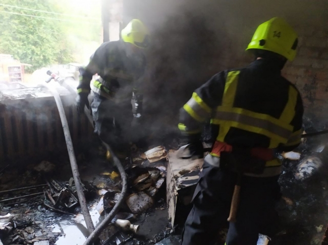 На Рівненщині загасили 13 пожеж за добу та врятували чоловіка