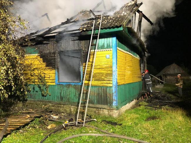 На Рокитнівщині згорів будинок та його власниця