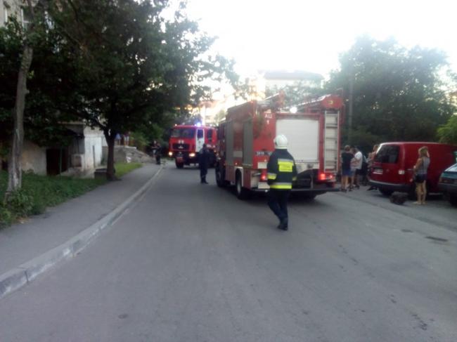 На вулиці Костромській спалахнув балкон 