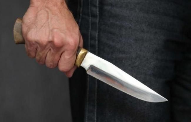 На Здолбунівщині пролилась кров: пенсіонер віддячив господарю за прихисток ножем у живіт