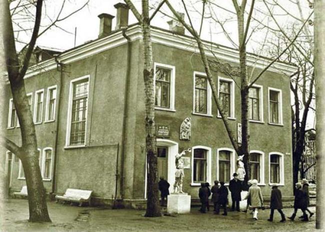 Палац піонерів у будинку Яполутера, 60-ті роки ХХ ст