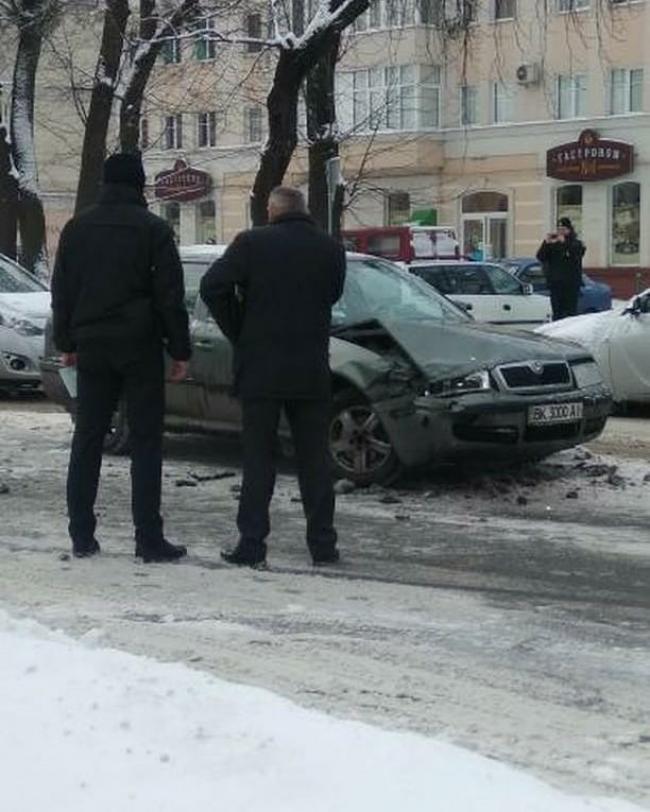 На слизьких дорогах Рівного вже було кілька автопригод