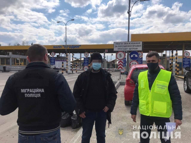 Нелегала-поляка працівники міграційної поліції Рівненщини видворили з України 