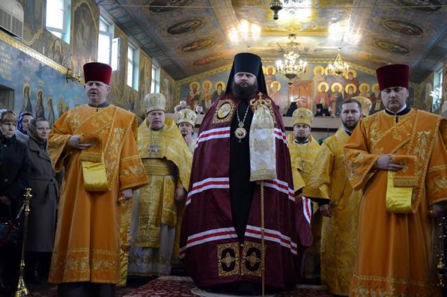 Нове у храмах Московського патріархату: більше до причастя та можлива служба надворі