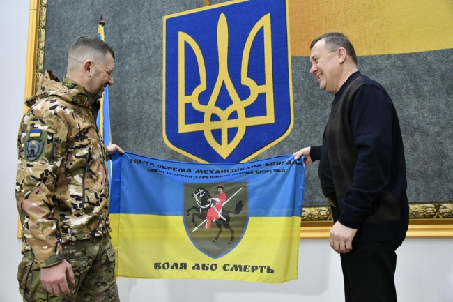 Павло Ковтонюк: «Прапор з передової — це зв’язок з військовими»