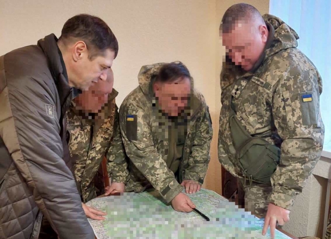 Після масового мінування біля кордону на Рівненщині військові зводять укріплення