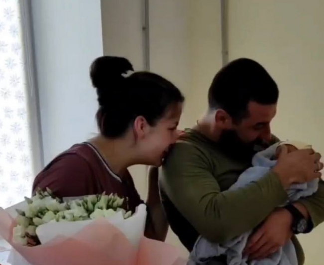 У Рівному військовий вперше побачив свою новонароджену дитину (ВІДЕО)