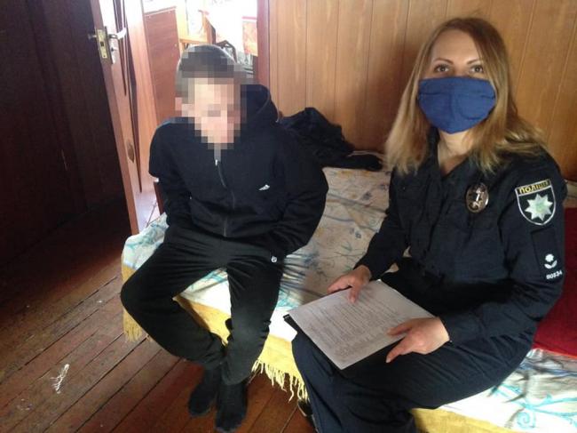 Поліцейські перевірили, як живуть під час карантину проблемні підлітки