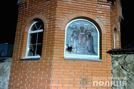 Поліцейські знайшли чоловіка, який пошкодив каплицю УПЦ МП на Рівненщині 