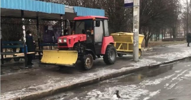 Посипати вулиці Рівного заважають припарковані авто