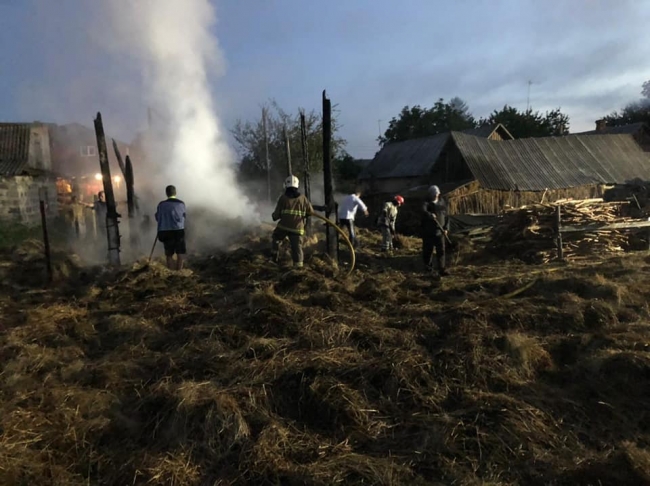 Пожежа на Сарненщині: згоріло 10 тонн кормів для тварин