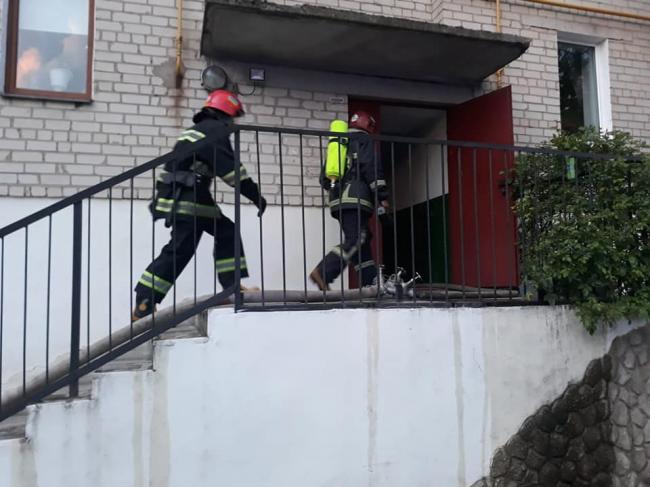 Пожежа у Дубні: 16 людей евакуювали, а двох - врятували