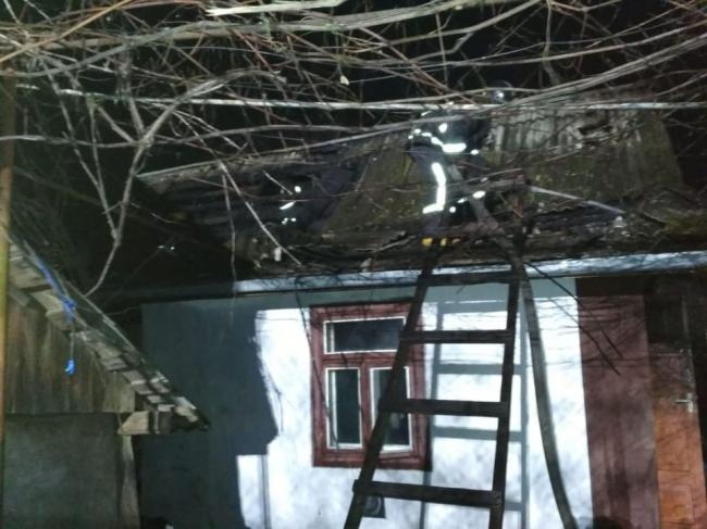 Пожежа у Костополі: не дали згоріти трьом будинкам