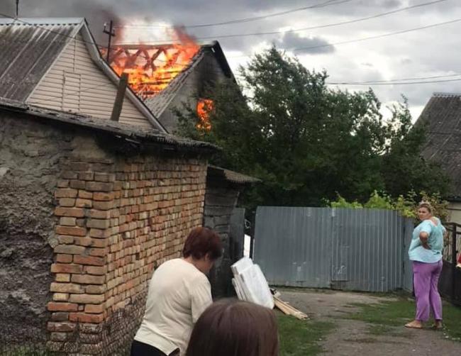 Пожежа у Новому Дворі налякала місцевих жителів (ВІДЕО)